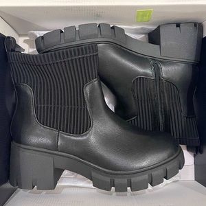 Torrid Black Chelsea Boots 10.5